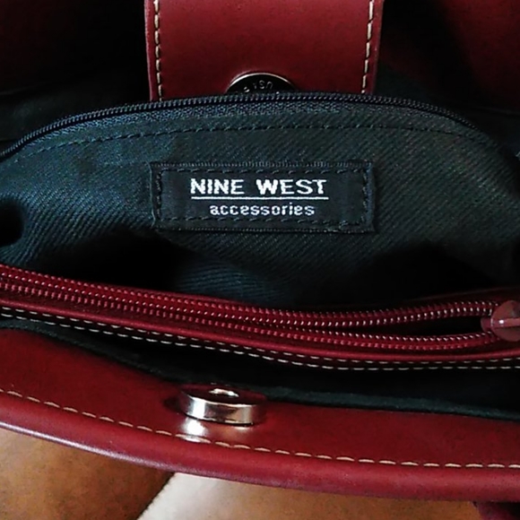 Bundle  of Winter Wear Essentials - Picture 3 of 7